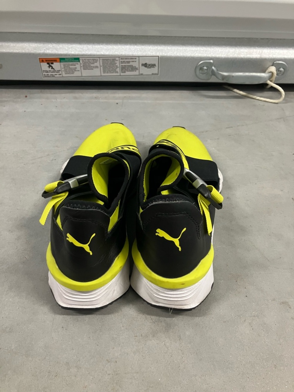 PUMA Women’s Muse Neon Yellow Cut Out Running Sneakers size 9 - Picture 3 of 7